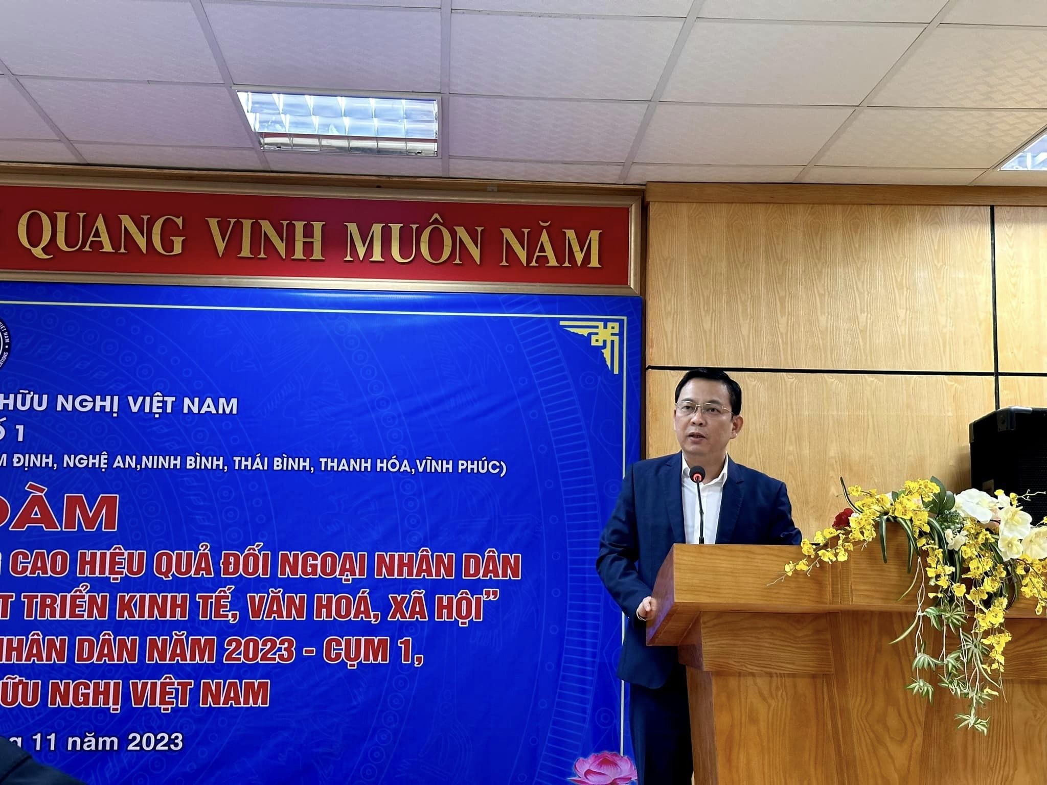 ông Đồng Huy Cương, Viện trưởng Viện Nghiên cứu Quốc tế và Đối ngoại nhân dân phát biểu tại Tọa đàm. (Ảnh: HAUFO)
