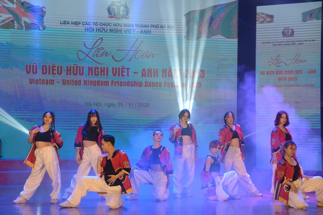 tiết mục nhảy Girl Power đầy năng lượng đến từ chi hội Trường Đại học Văn hoá Hà Nội.
