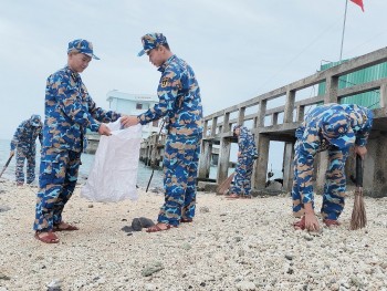 Ngày thứ Bảy tình nguyện ở Trường Sa