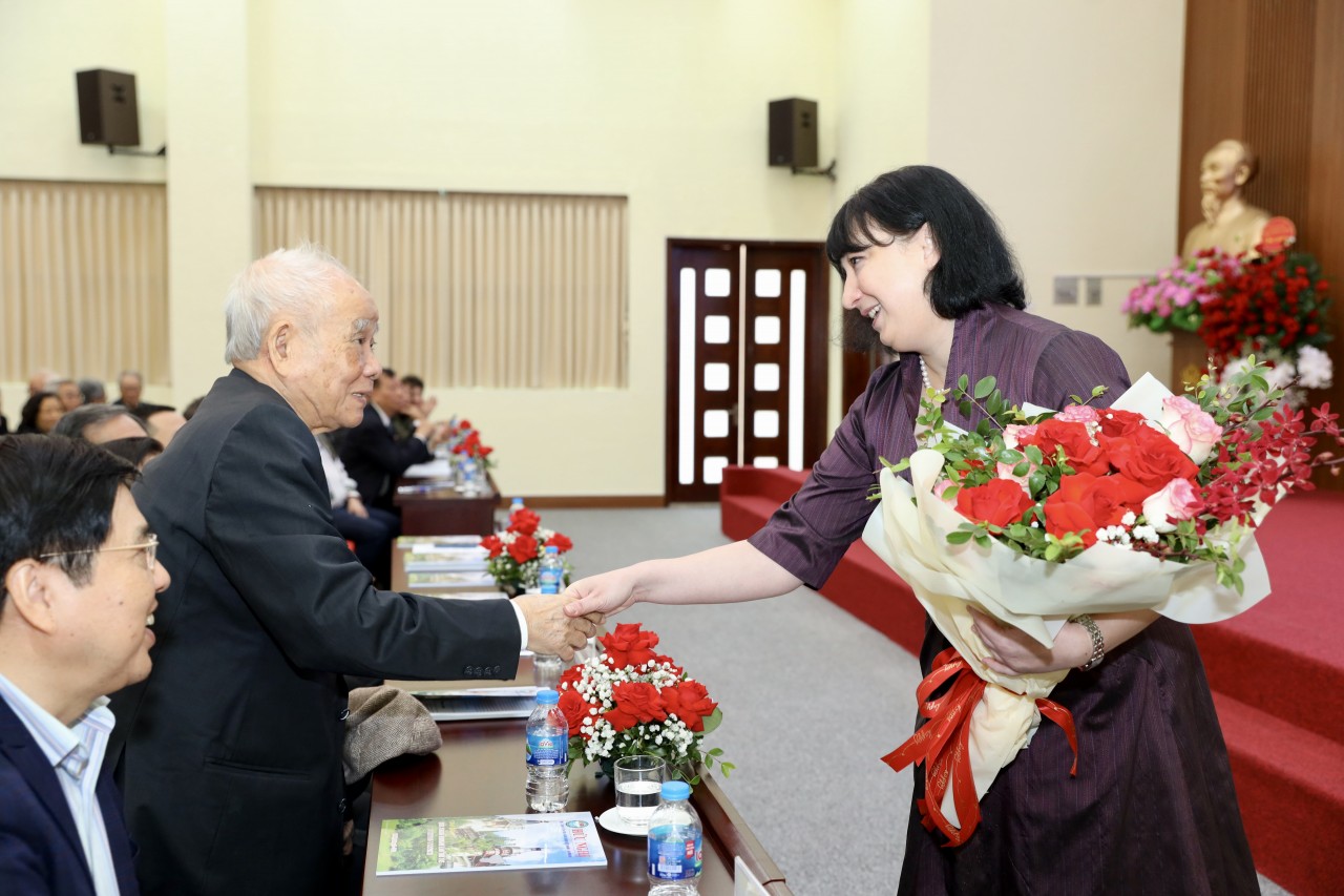 Đại sứ Rumani tại Việt Nam Cristina Romila 