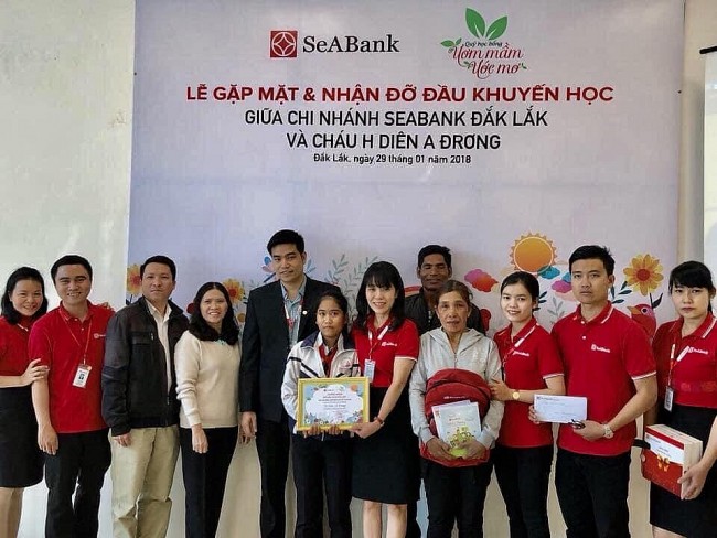 Học bổng Ươm mầm ước mơ SeABank viết tiếp giấc mơ đặt chân tới giảng đường Đại học cho 16 em học sinh nghèo