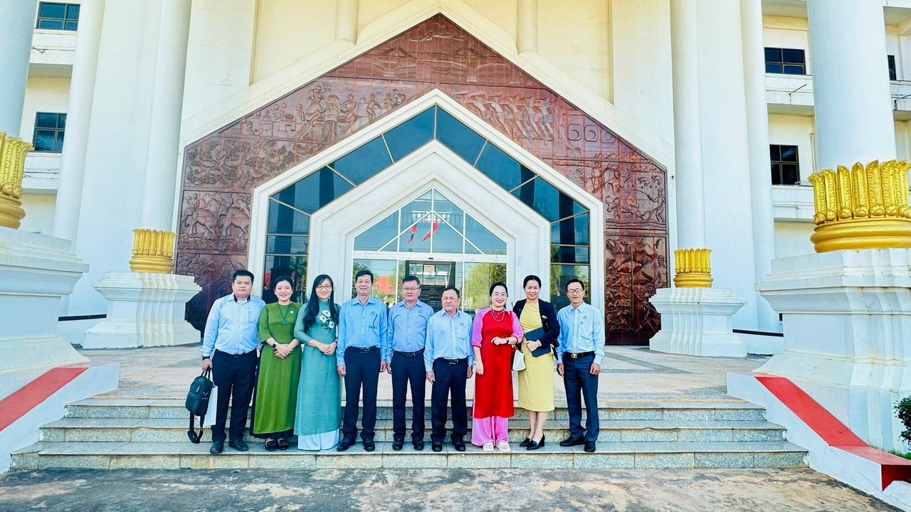 Tăng cường trao đổi văn hóa, y tế, giao lưu nhân dân giữa tỉnh Đồng Nai với tỉnh Champasak (Lào)