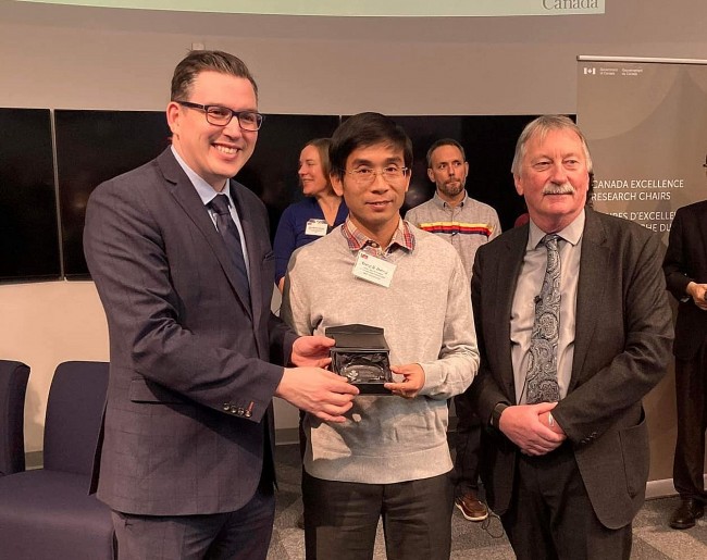 Giáo sư người Việt nhận giải thưởng nghiên cứu xuất sắc của Canada