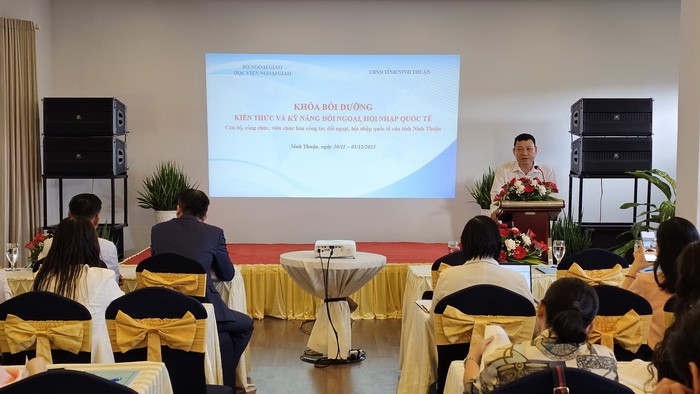 Ninh Thuận bồi dưỡng kiến thức, kỹ năng đối ngoại và hội nhập quốc tế cho gần 50 học viên