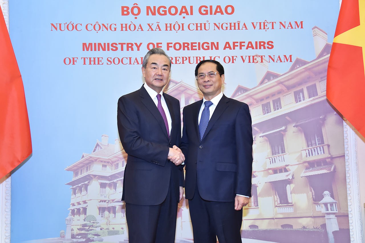 Phát triển quan hệ với Việt Nam là ưu tiên hàng đầu trong chính sách ngoại giao láng giềng của Trung Quốc.