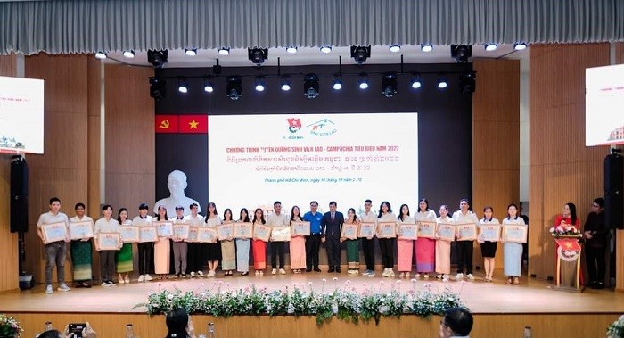 Tuyên dương 123 sinh viên, học viên Lào và Campuchia tiêu biểu TP.HCM