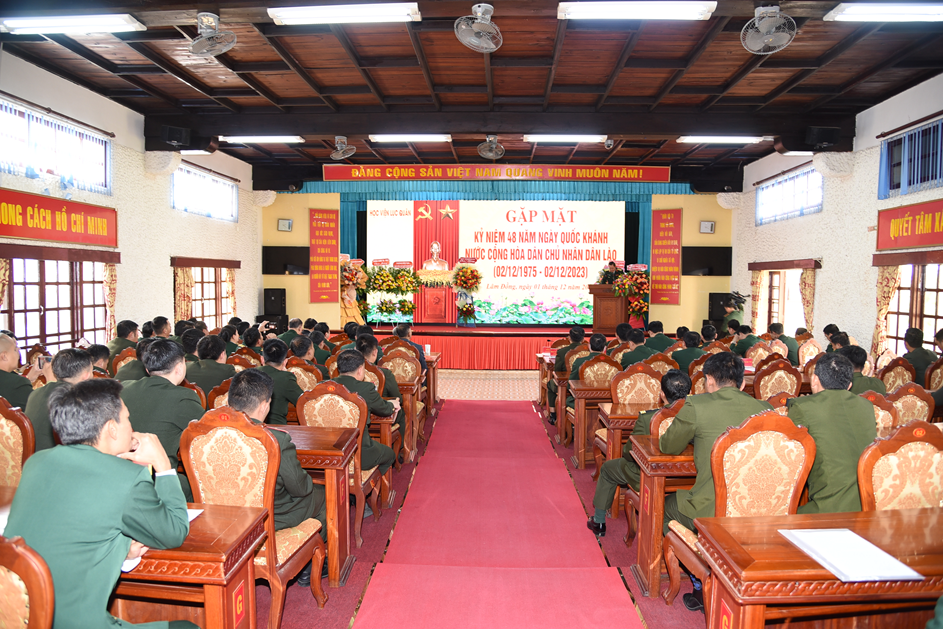Nhiều hoạt động gặp mặt hữu nghị nhân Kỷ niệm 48 năm Quốc khánh Lào