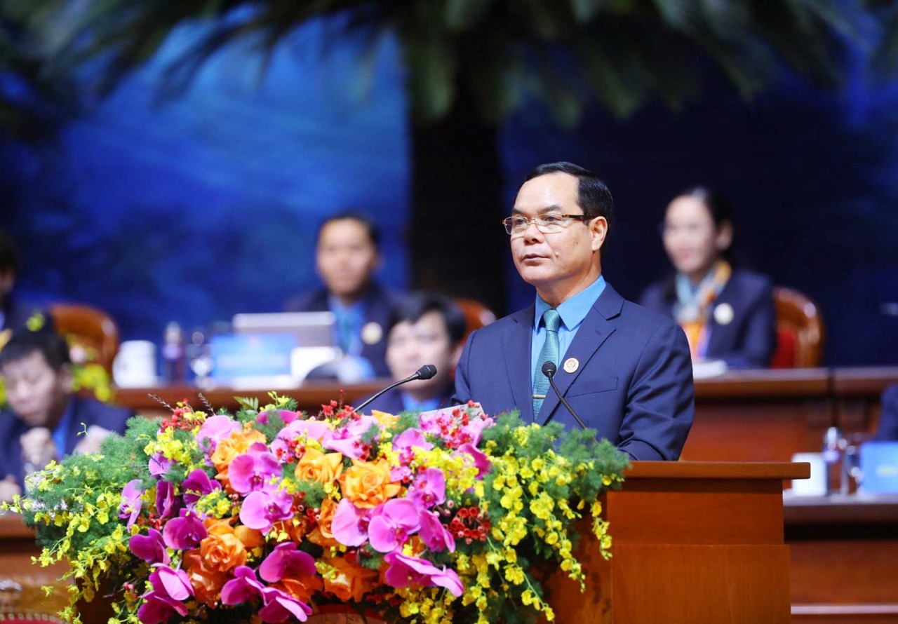 ông Nguyễn Đình Khang - Chủ tịch Tổng Liên đoàn Lao động Việt Nam 