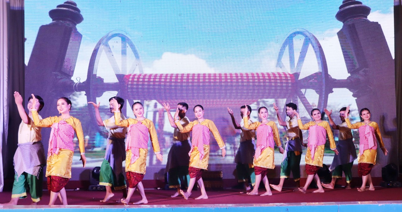 Giao lưu văn hóa Việt Nam - Campuchia tại Đồng Tháp