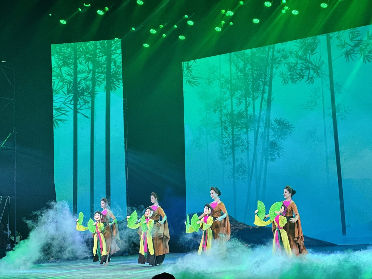Tiết mục múa rối biểu diễn tại Lễ khai mạc Tuần lễ sân khấu Trung Quốc - ASEAN. (Ảnh: Mai Thuỳ)
