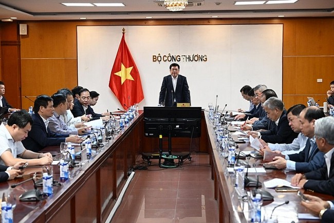 Việt Nam - Lào thúc đẩy hợp tác mua bán điện, than