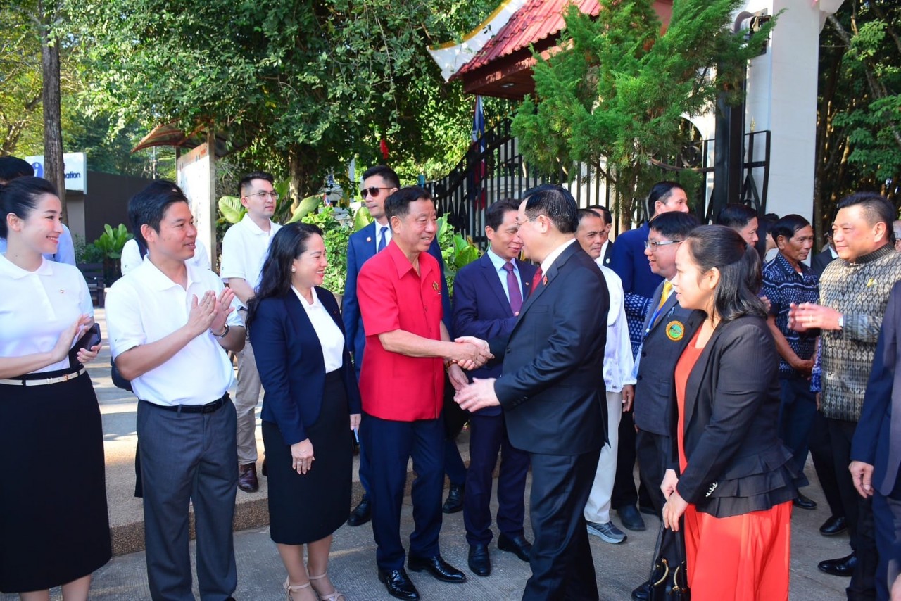 Chủ tịch Quốc hội thăm Khu di tích Chủ tịch Hồ Chí Minh tại Udon Thani (Thái Lan)