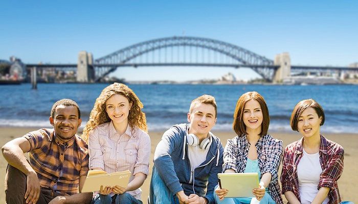 Australia thắt chặt thị thực đối với sinh viên nước ngoài