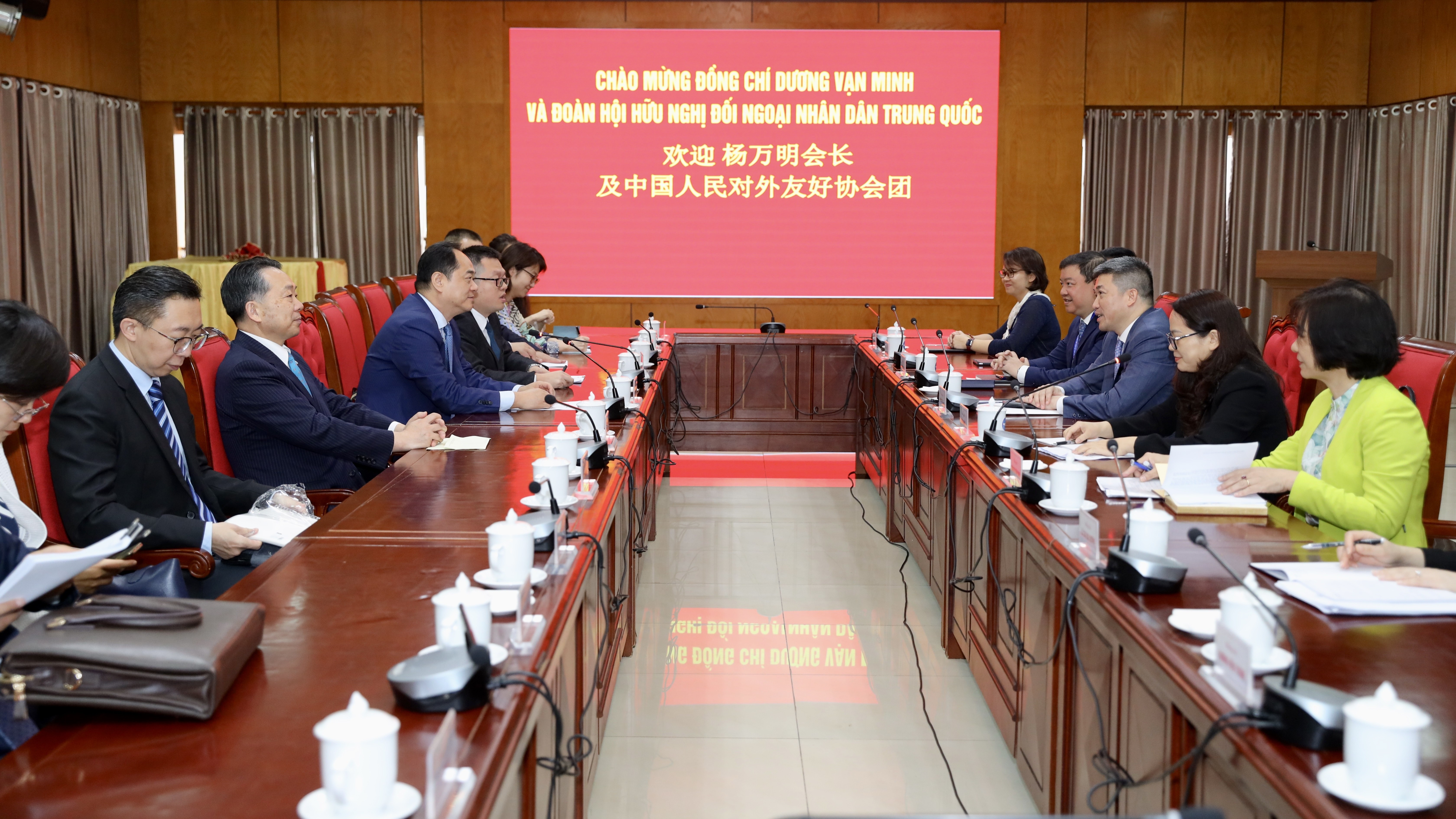Chủ tịch VUFO Phan Anh Sơn tiếp đoàn Hội hữu nghị đối ngoại nhân dân Trung Quốc