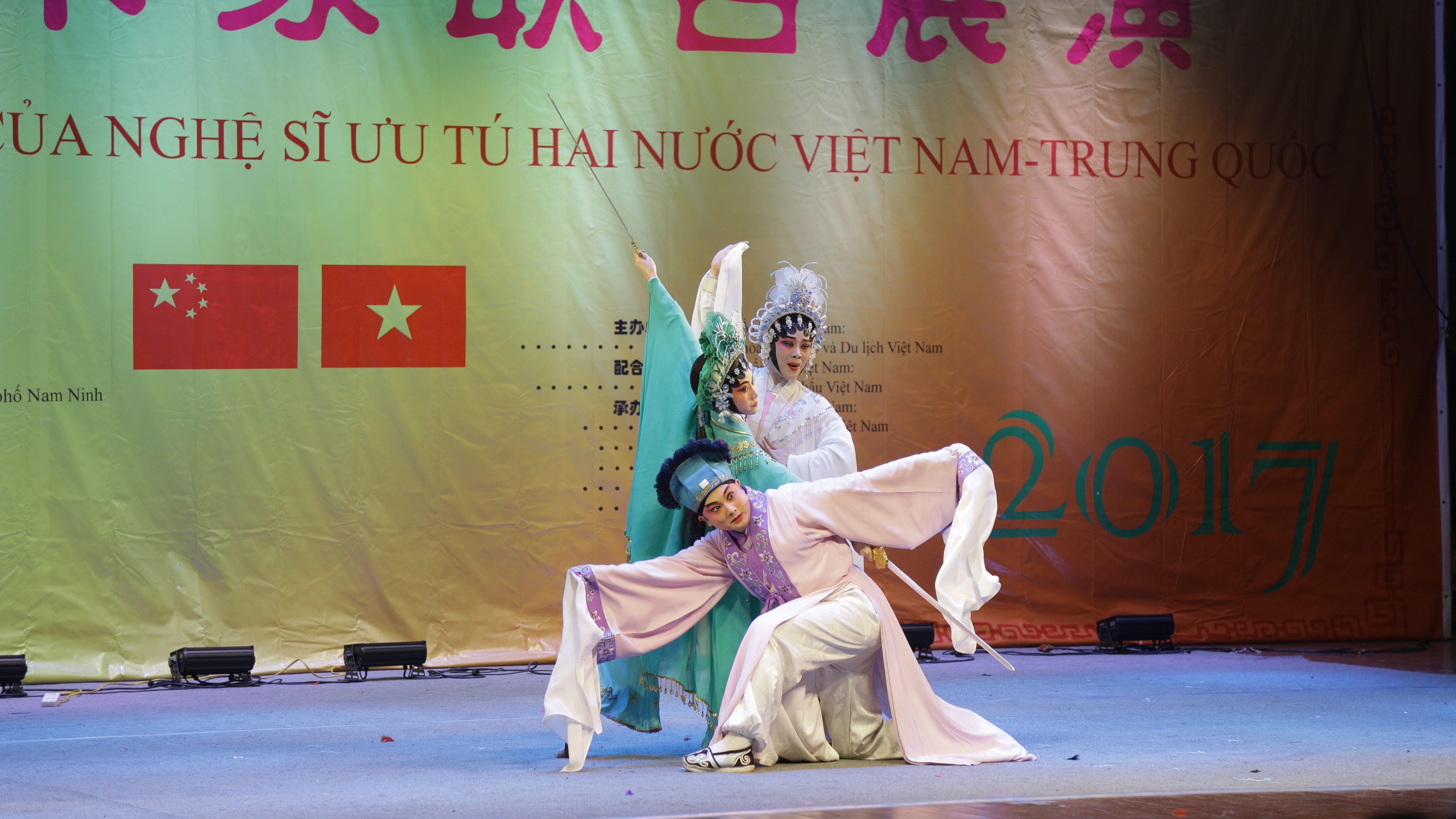 Giao lưu văn hóa kết nối tình hữu nghị Việt Nam - Trung Quốc