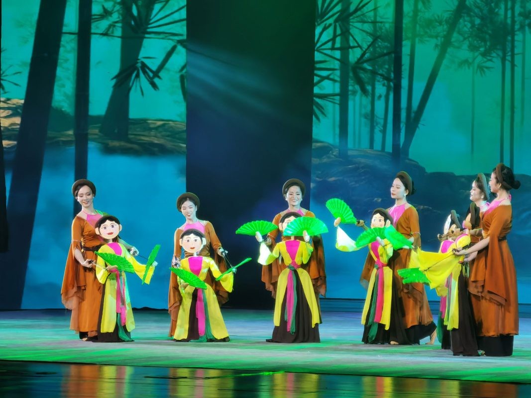 Hai nghệ sĩ múa rối nước Việt Nam được vinh danh tại tuần lễ Sân khấu Trung Quốc – ASEAN lần thứ 10