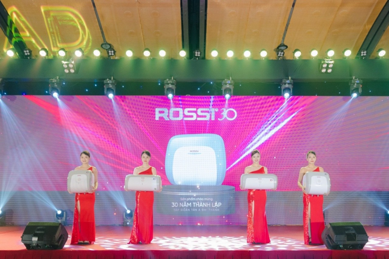 Bình nước nóng Rossi 30 là phiên bản đặc biệt để chào mừng kỷ niệm 30 năm thành lập Tân Á Đại Thành.