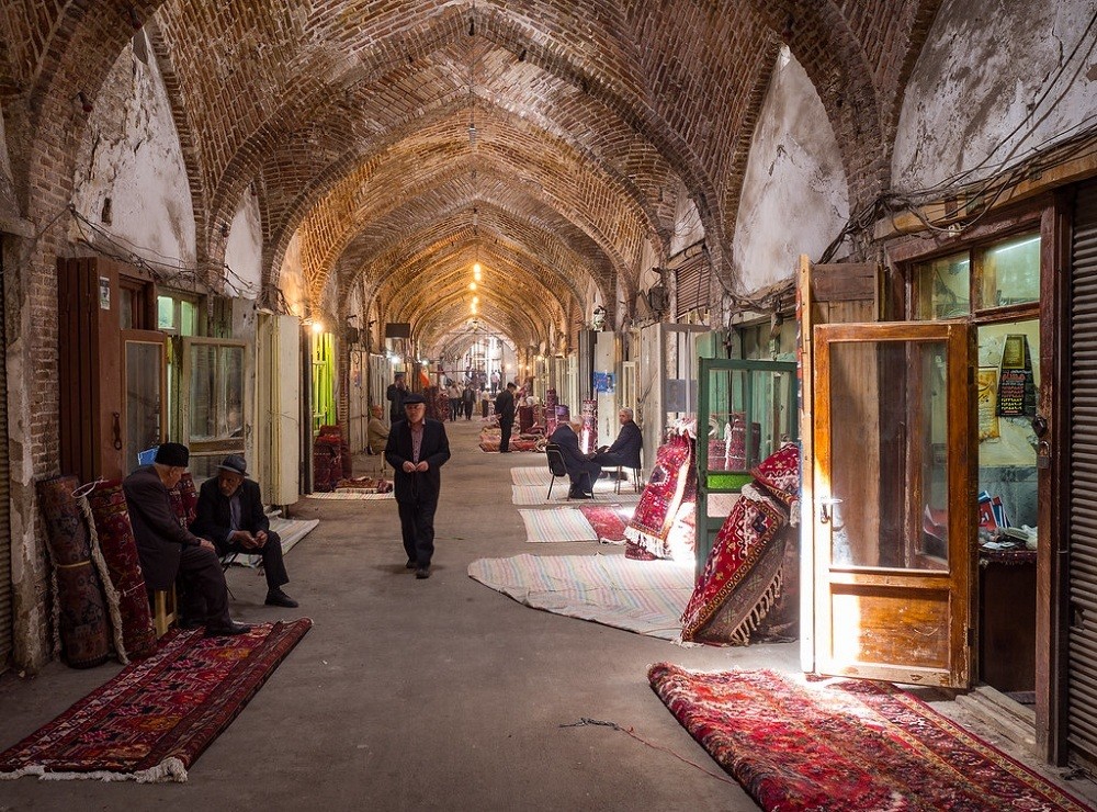 Chợ Tabriz, một trong những khu chợ lâu đời nhất ở Trung Đông, điểm du lịch nổi tiếng của Iran. (Ảnh: Culture Trip) 