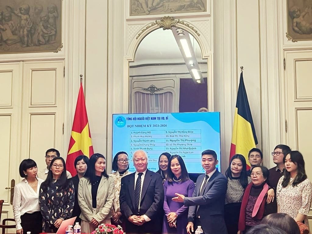 Đẩy mạnh xây dựng cộng đồng người Việt Nam tại Bỉ