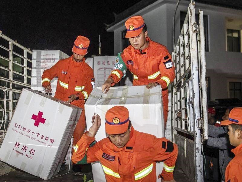 Trung Quốc gấp rút triển khai công tác cứu hộ sau động đất 2