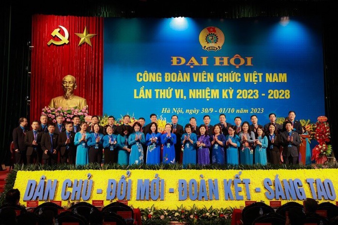 Ông Ngọ Duy Hiểu tái đắc cử Chủ tịch Công đoàn Viên chức Việt Nam khóa VI.