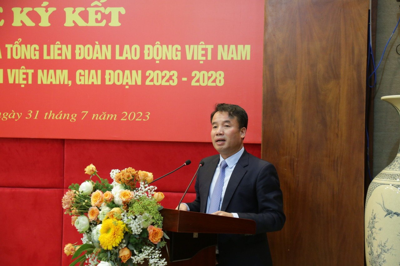 Tổng Giám đốc BHXH Việt Nam Nguyễn Thế Mạnh phát biểu tại hội nghị.