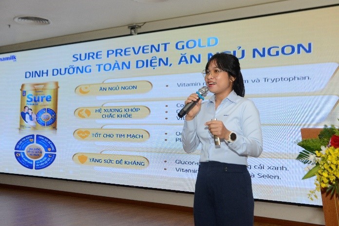 Đại diện Vinamilk chia sẻ về kết quả nghiên cứu lâm sàng của sản phẩm Vinamilk Sure Prevent Gold trên các bệnh nhân của Bệnh viện Chợ Rẫy.