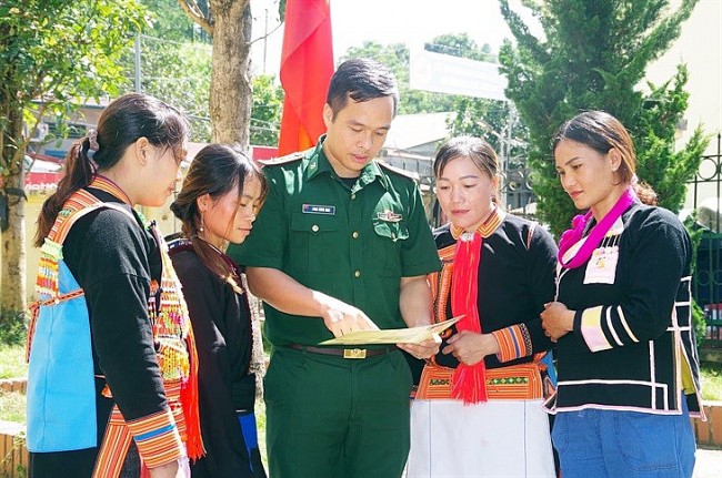 Lai Châu phổ biến Luật Biên phòng Việt Nam đến từng thôn bản