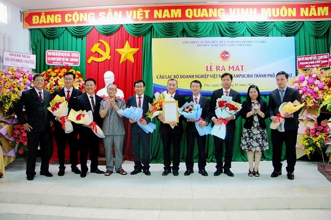 Ra mắt CLB doanh nghiệp Việt Nam - Campuchia TP Cần Thơ
