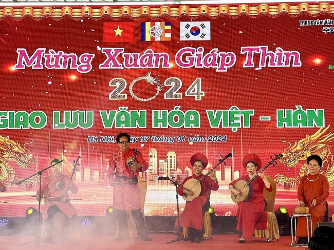 “Giao lưu văn hóa Việt - Hàn” mừng Xuân Giáp Thìn 2024