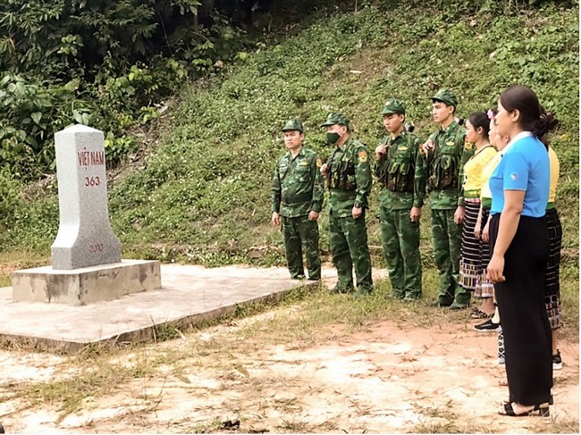 Hội Phụ nữ biên cương phối hợp tuyên truyền Luật Biên phòng Việt Nam