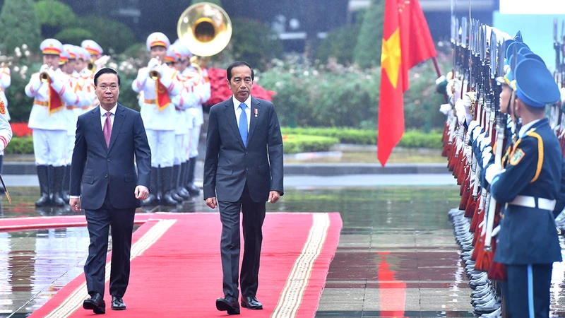 Chủ tịch nước Võ Văn Thưởng chủ trì Lễ đón chính thức Tổng thống nước Cộng hòa Indonesia Joko Widodo