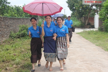 Lào xem xét đưa môn tiếng Việt vào kỳ thi tốt nghiệp trung học phổ thông