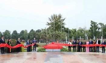 Indonesia tặng mô hình thu nhỏ Đền Borobudur cho tỉnh Bắc Ninh