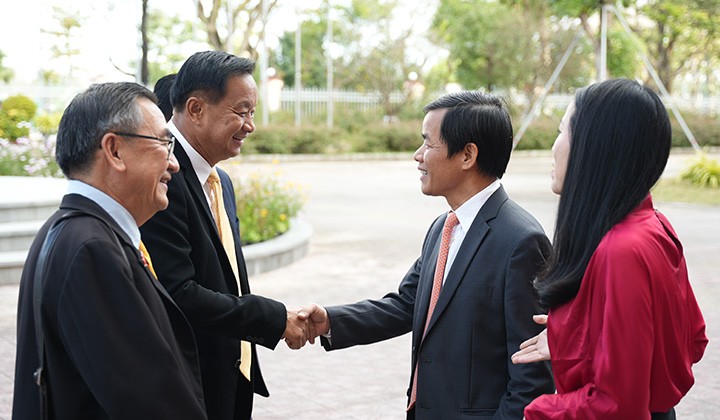 Chủ tịch UBND tỉnh Nguyễn Văn Phương tiếp đón Tỉnh trưởng tỉnh Ubon Ratchathani, ông Supasit Kocharoenyos