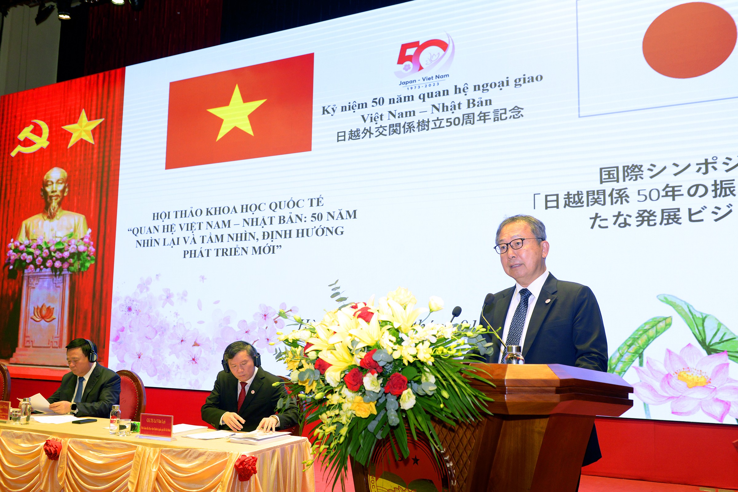 Yamada Takio, Đại sứ Đặc mệnh toàn quyền Nhật Bản tại Việt Nam phát biểu tại Hội thảo. (Ảnh: hcma.vn)