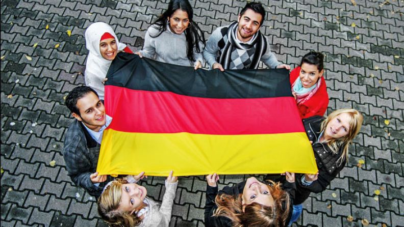 Đức nới lỏng lộ trình cấp quốc tịch cho người nhập cư