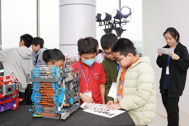 Tìm ra đội xuất sắc nhất tại Giải vô địch quốc gia VEX Robotics 2024