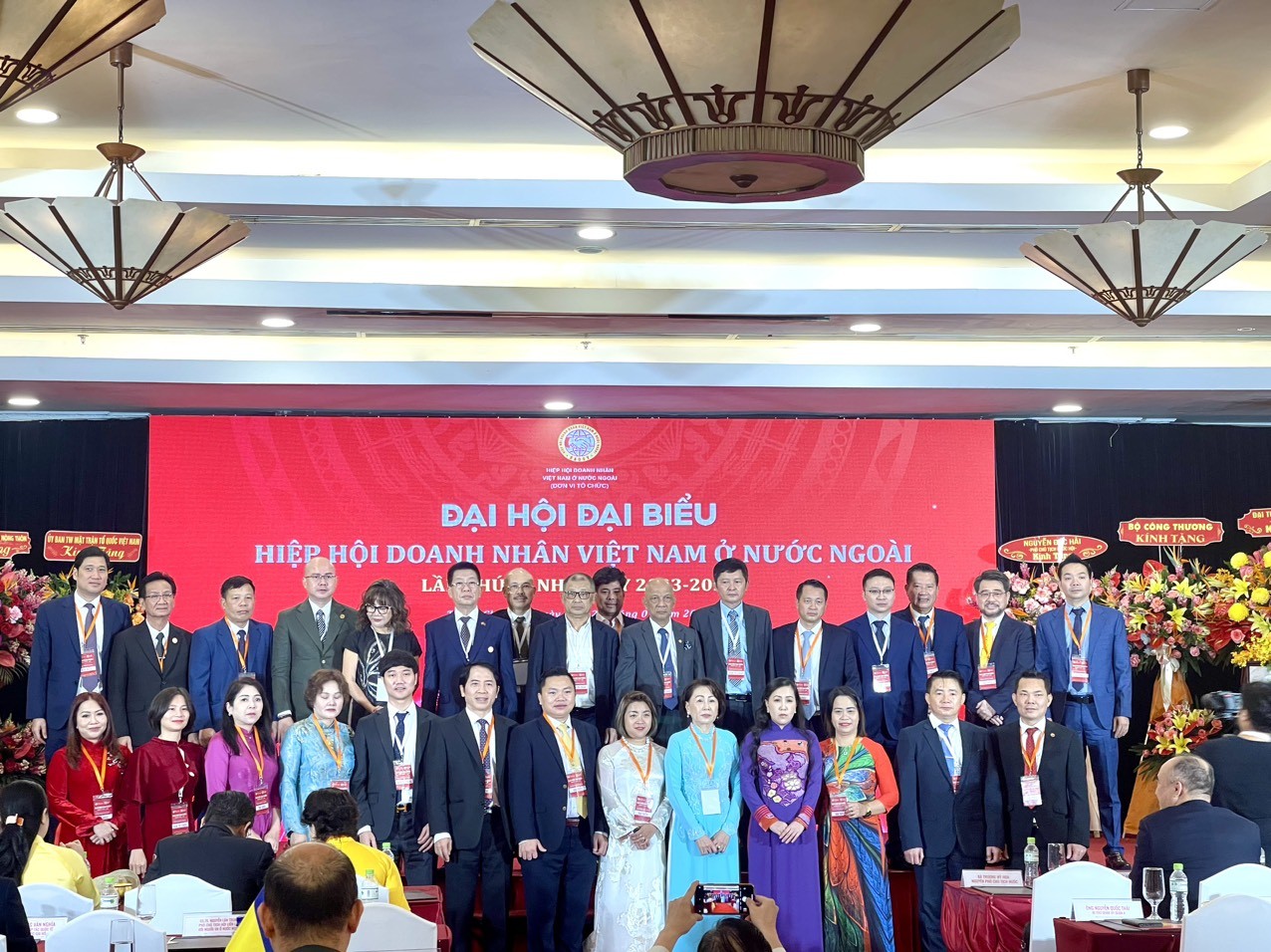 TS Nguyễn Hồng Huệ được bầu làm Chủ tịch Hiệp hội doanh nhân Việt Nam ở nước ngoài