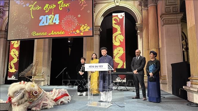 Hơn 1000 kiều bào tham gia tết cộng đồng Việt Nam tại Pháp