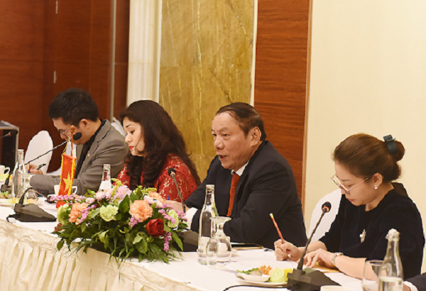 Bộ trưởng Bộ Văn hóa, Thể thao và Du lịch Nguyễn Văn Hùng phát biểu tại buổi làm việc. (Ảnh: TITC)