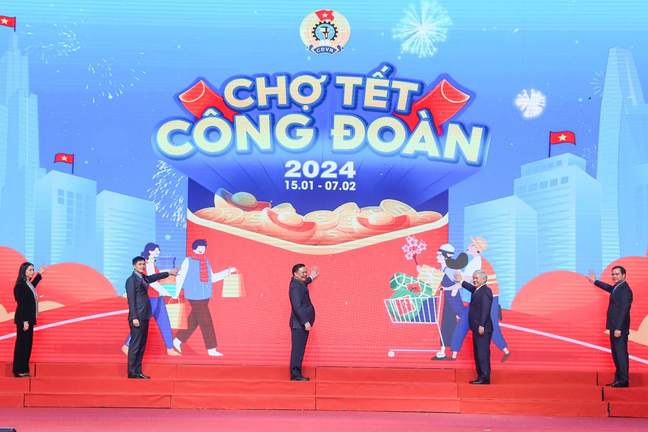 Lãnh đạo Đảng, Nhà nước, lãnh đạo Tổng LĐLĐ Việt Nam thực hiện nghi thức ra mắt Chợ Tết Công đoàn 2024 trên sàn thương mại điện tử.