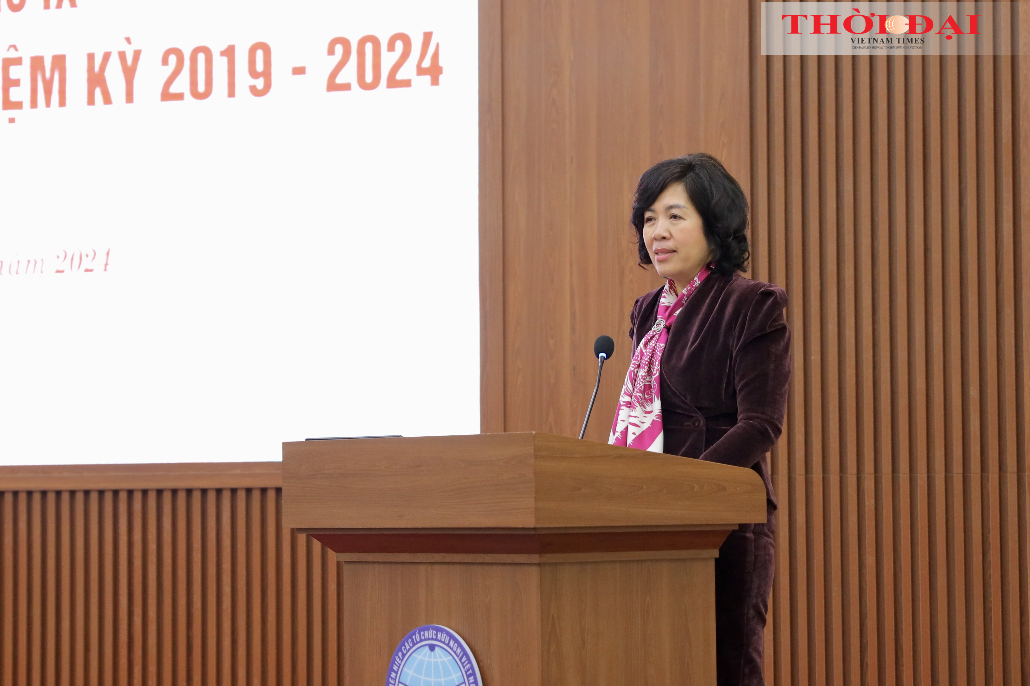 Bà Nguyễn Thị Hoàng Vân, Phó Trưởng ban thường trực Ban Đối ngoại Trung ương phát biểu. (Ảnh: Đinh Hòa)