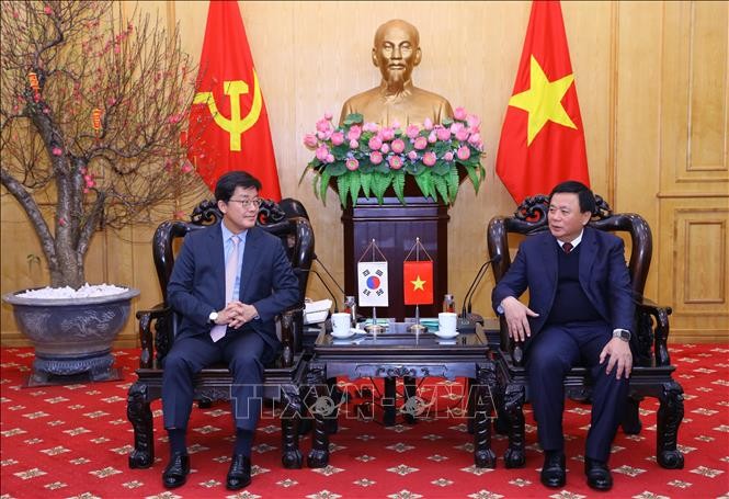 Việt Nam - Hàn Quốc tăng cường hợp tác trong lĩnh vực bán dẫn