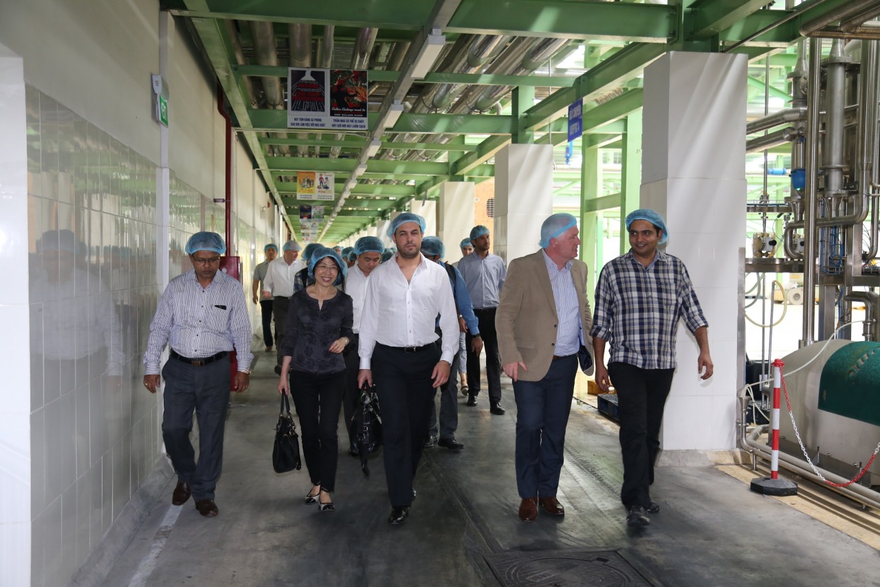 Các chuyên gia của Tập đoàn GEA thăm nhà máy nước giải khát của Tân Hiệp Phát.