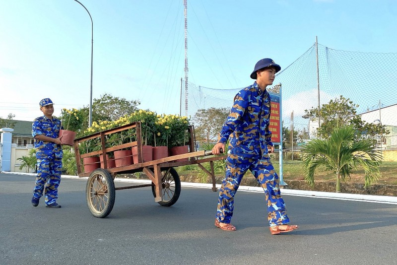 Vui xuân, đón Tết, sẵn sàng chiến đấu cao