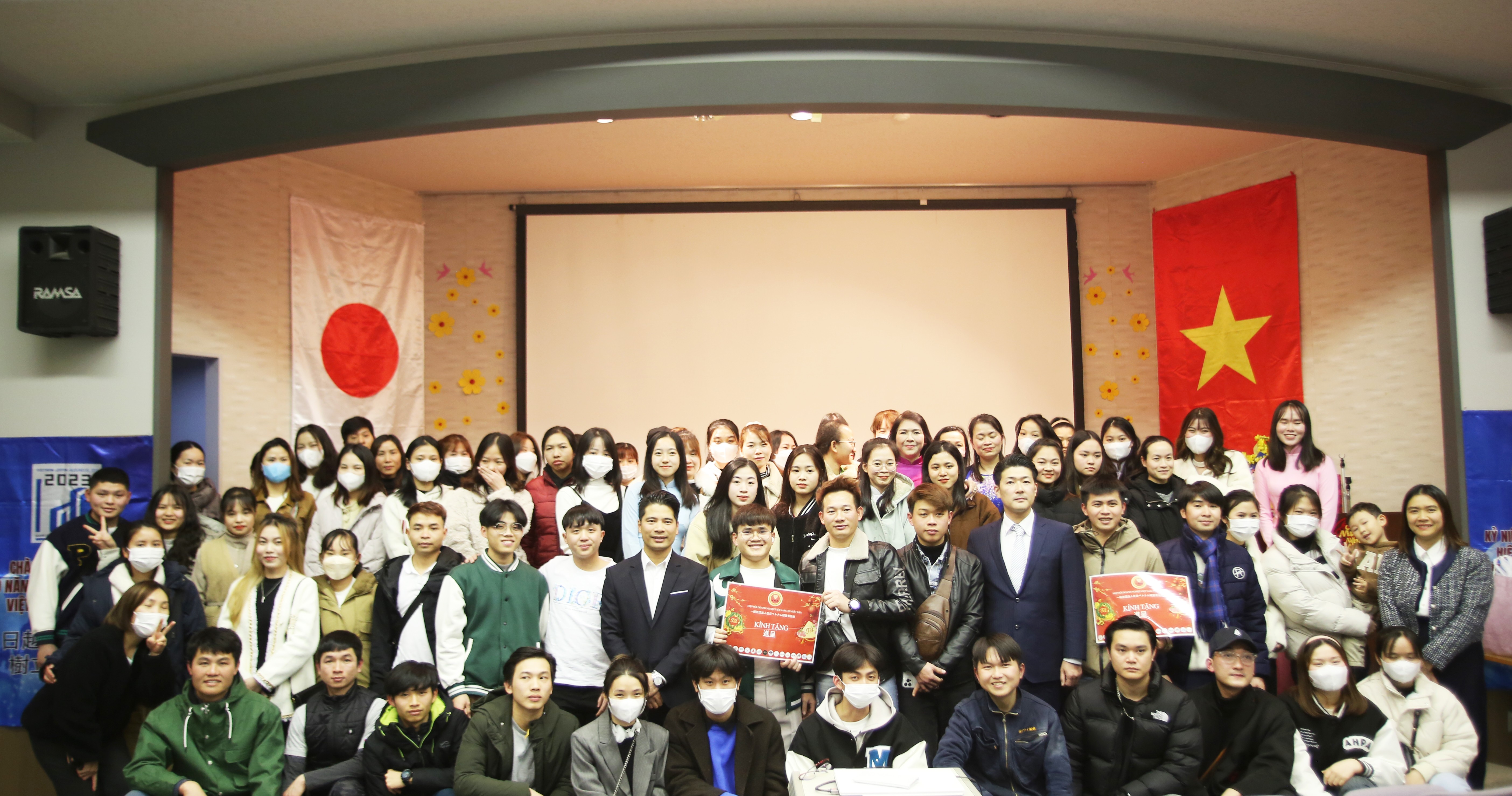 Các thực tập sinh và cộng đồng người Việt Nam tại Ishikawa tham dự chương trình Giao thừa tại Ishikawa 2024
