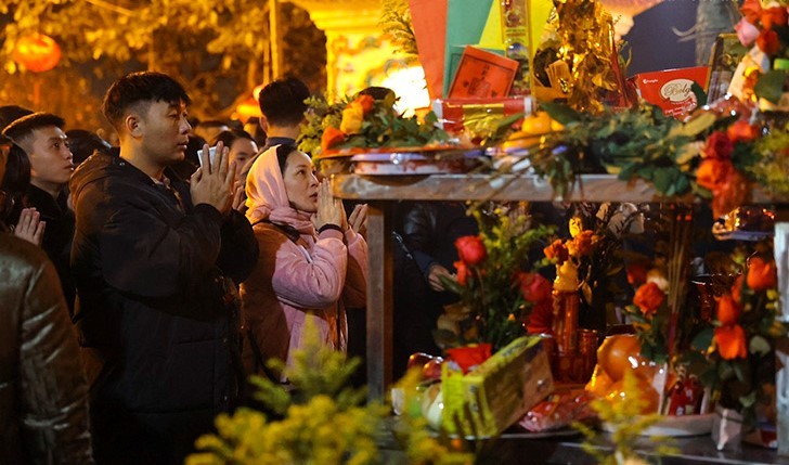 Giữ gìn văn hóa lễ chùa, xin lộc đầu năm của người Việt