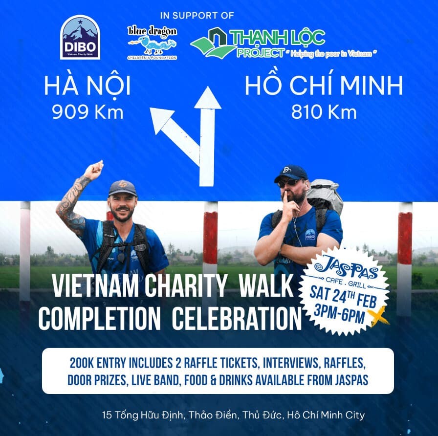Jake (trái) và Sean sẽ dành 3 tháng tới để đi bộ 2.000 km từ Hà Nội đến Thành phố Hồ Chí Minh. Ảnh: Đại sứ quán Australia