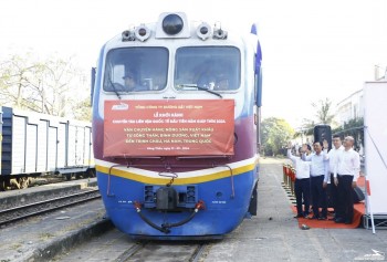Khai trương chuyến tàu liên vận quốc tế chở nông sản Việt Nam sang Trung Quốc